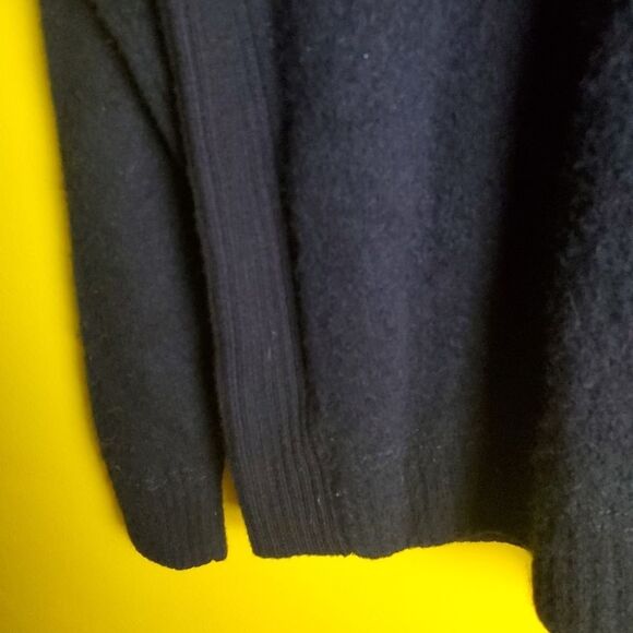 Tommy Bahama Black Wool Blend Sweater Size Medium - Picture 4 of 6